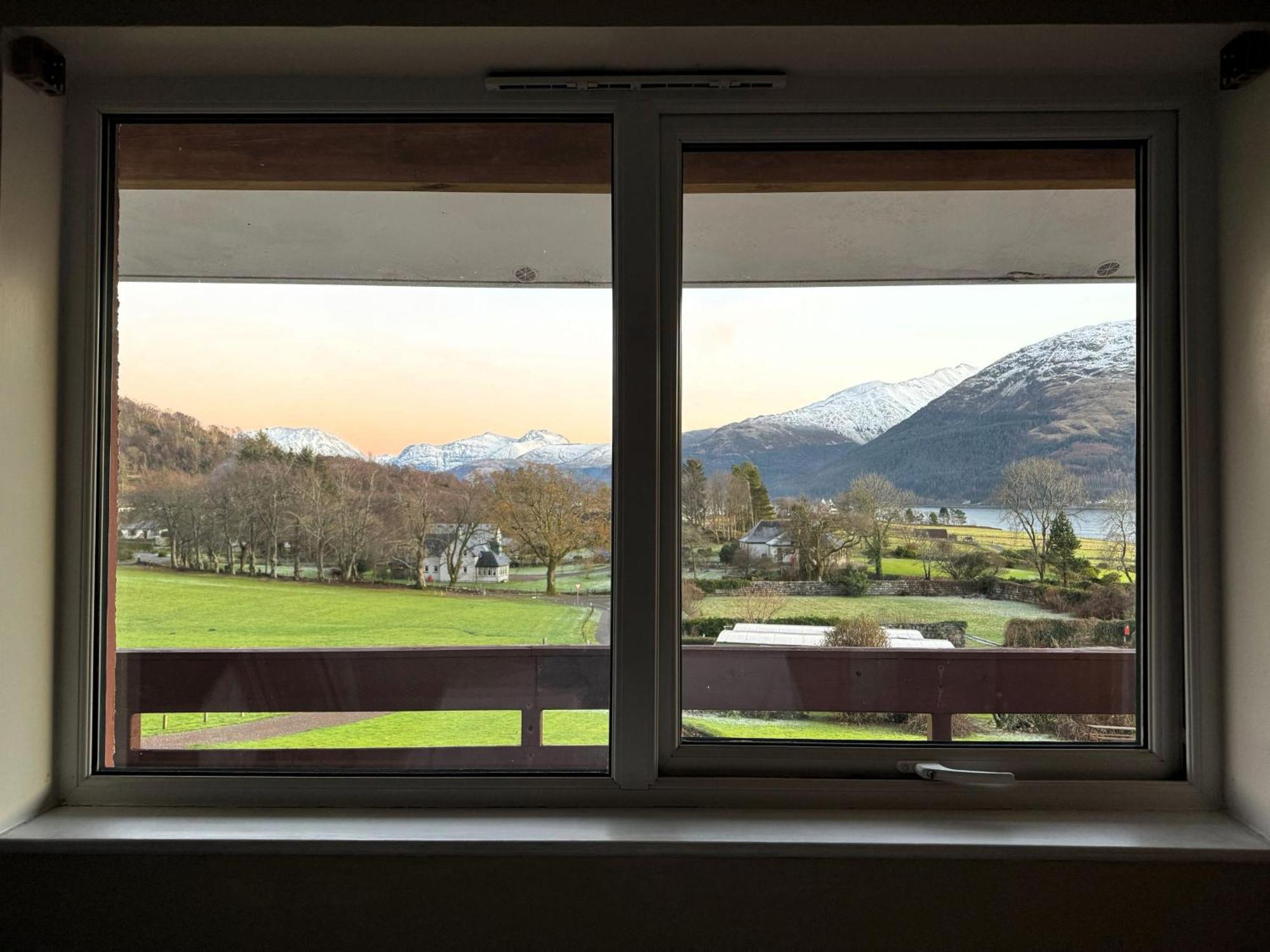 Ash, Birch And Rowan Self Catering Cabins Onich Eksteriør billede